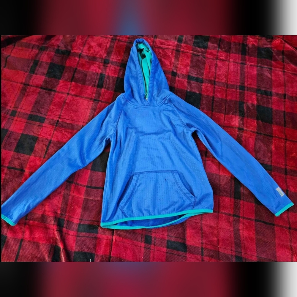 #876- Girls sweatshirt medium